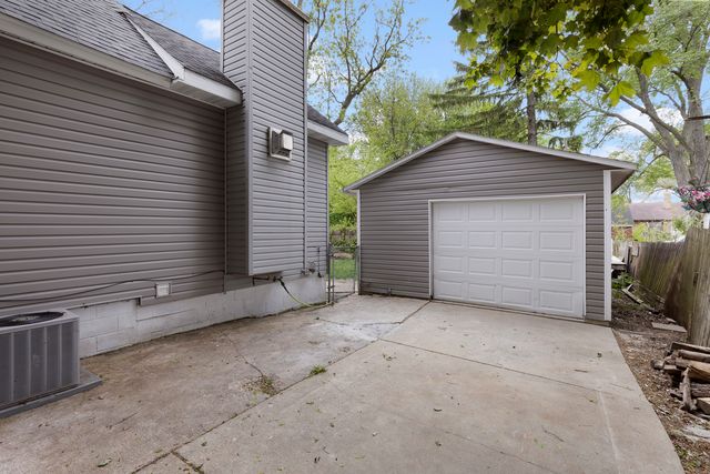 418 Adams Street, Rockford, IL 61107