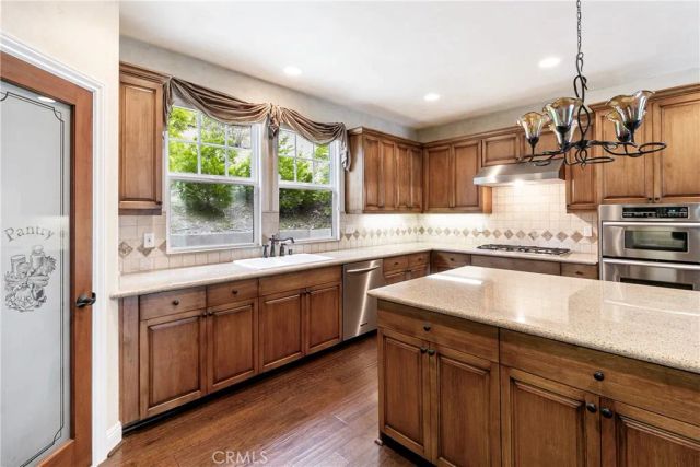 445 Clearwater Lane, Lake Arrowhead, CA 92352