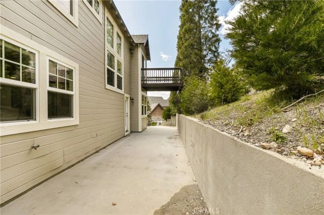 445 Clearwater Lane, Lake Arrowhead, CA 92352