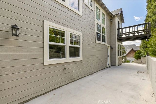 445 Clearwater Lane, Lake Arrowhead, CA 92352