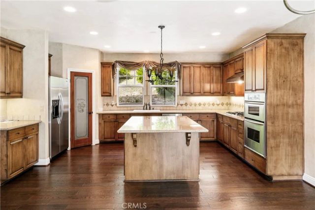 445 Clearwater Lane, Lake Arrowhead, CA 92352