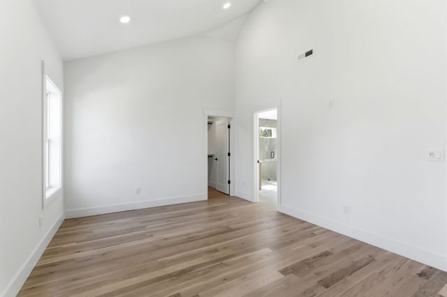 1020 W Kirkland Ave, Nashville, TN 37216