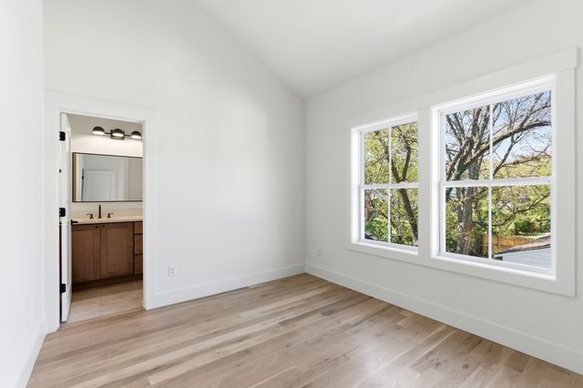 1020 W Kirkland Ave, Nashville, TN 37216