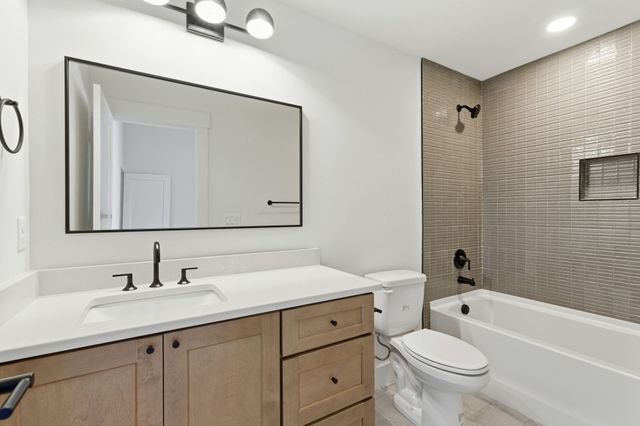 1020 W Kirkland Ave, Nashville, TN 37216