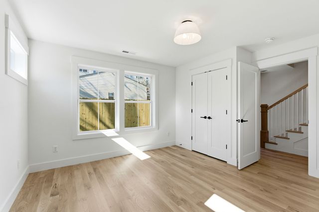 1020 W Kirkland Ave, Nashville, TN 37216