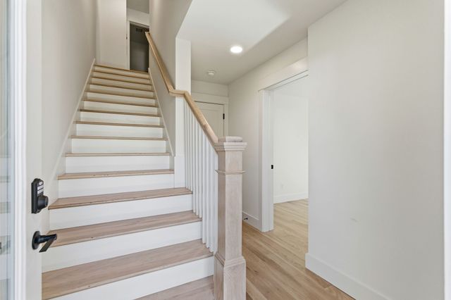 1020 W Kirkland Ave, Nashville, TN 37216