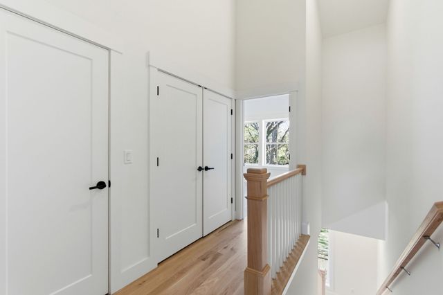 1020 W Kirkland Ave, Nashville, TN 37216