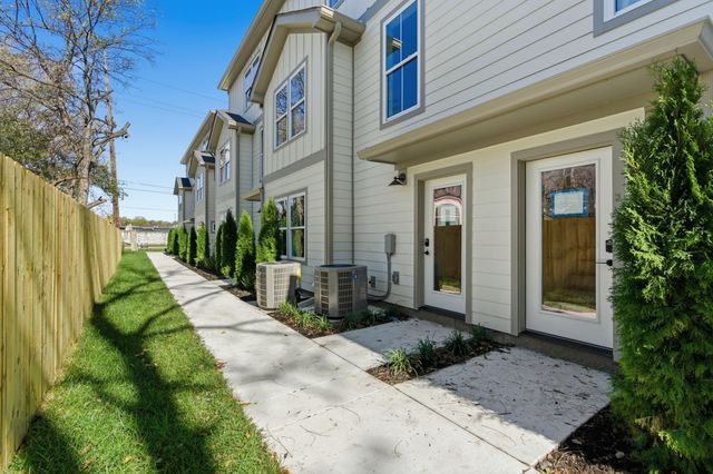 1020 W Kirkland Ave, Nashville, TN 37216