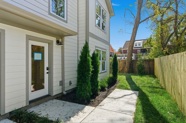 1020 W Kirkland Ave, Nashville, TN 37216