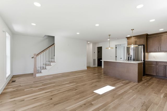 1020 W Kirkland Ave, Nashville, TN 37216