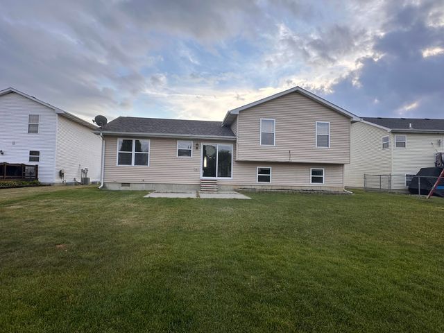 12379 Spencer Place, Crown Point, IN 46307