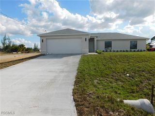 1510 NE 37th ST, Cape Coral, FL 33909