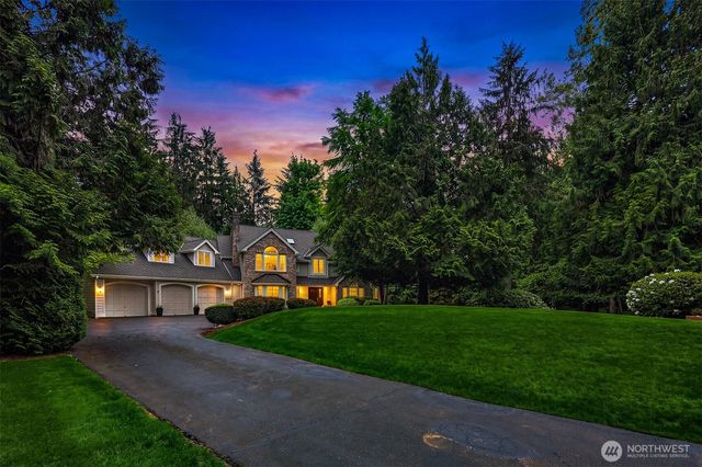 14214 216th Avenue NE, Woodinville, WA 98077