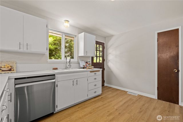 8021 181st Place SW, Edmonds, WA 98026