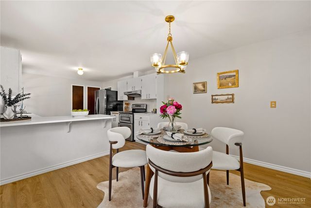 8021 181st Place SW, Edmonds, WA 98026