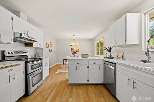 8021 181st Place SW, Edmonds, WA 98026