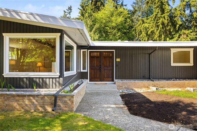 8021 181st Place SW, Edmonds, WA 98026