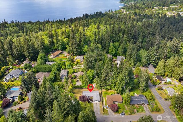 8021 181st Place SW, Edmonds, WA 98026
