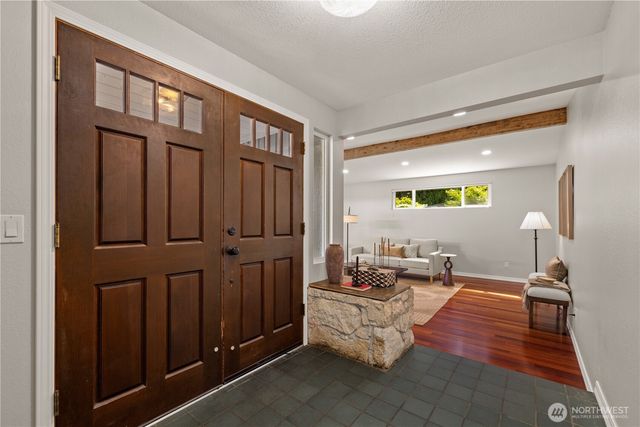 8021 181st Place SW, Edmonds, WA 98026