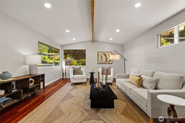 8021 181st Place SW, Edmonds, WA 98026