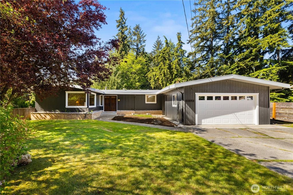 8021 181st Place SW, Edmonds, WA 98026