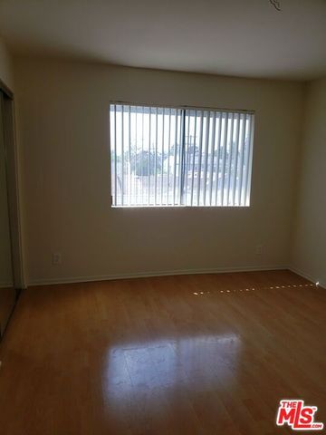 555 W Dryden Street 2, Glendale, CA 91202