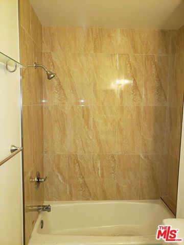 555 W Dryden Street 2, Glendale, CA 91202