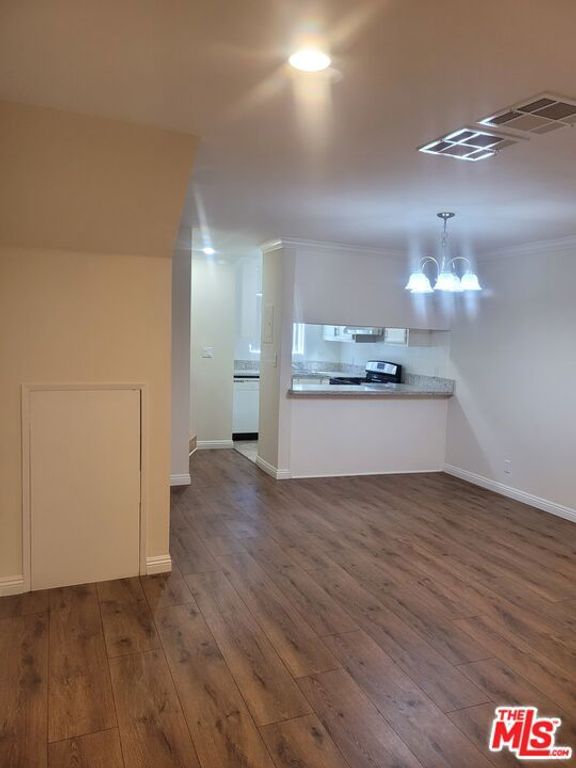 555 W Dryden Street 2, Glendale, CA 91202