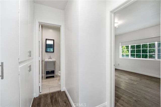 10715 Moorpark Street 1, Los Angeles, CA 91602