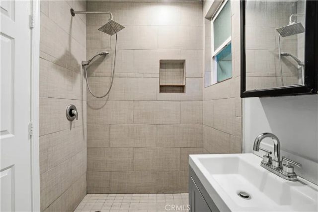 10715 Moorpark Street 1, Los Angeles, CA 91602