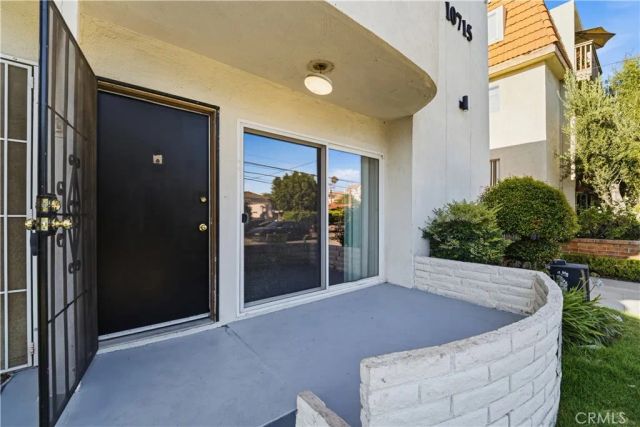 10715 Moorpark Street 1, Los Angeles, CA 91602