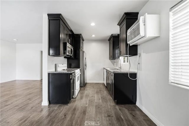 10715 Moorpark Street 1, Los Angeles, CA 91602