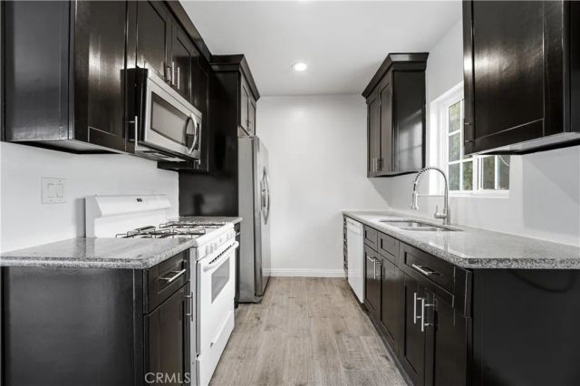 10715 Moorpark Street 1, Los Angeles, CA 91602