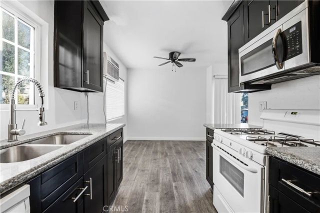 10715 Moorpark Street 1, Los Angeles, CA 91602