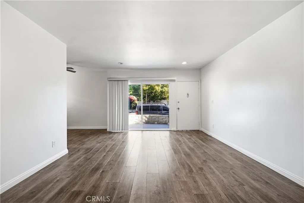 10715 Moorpark Street 1, Los Angeles, CA 91602