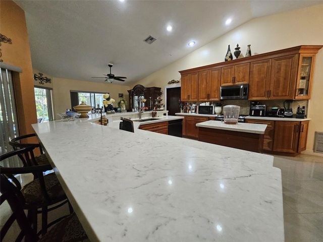 197 NW 113th Way, Coral Springs, FL 33071