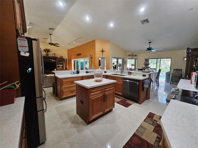 197 NW 113th Way, Coral Springs, FL 33071