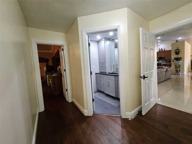 197 NW 113th Way, Coral Springs, FL 33071