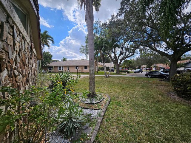 197 NW 113th Way, Coral Springs, FL 33071