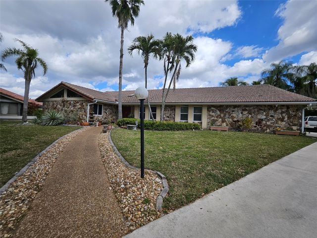 197 NW 113th Way, Coral Springs, FL 33071