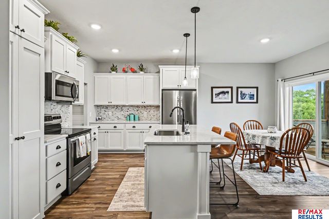 8127 S 196 Street, Gretna, NE 68028