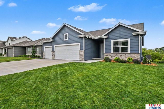 8127 S 196 Street, Gretna, NE 68028