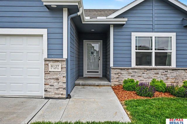8127 S 196 Street, Gretna, NE 68028