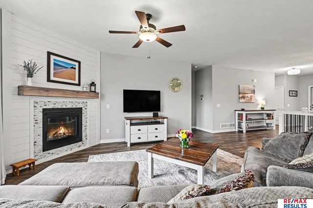 8127 S 196 Street, Gretna, NE 68028