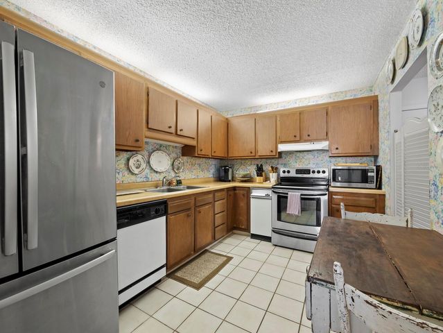 5055 GULF OF MEXICO DRIVE 421, Longboat Key, FL 34228