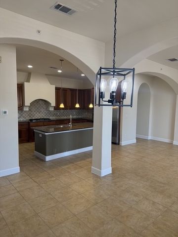 6631 Via Positano 211, Irving, TX 75039