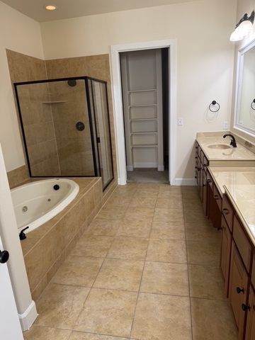 6631 Via Positano 211, Irving, TX 75039