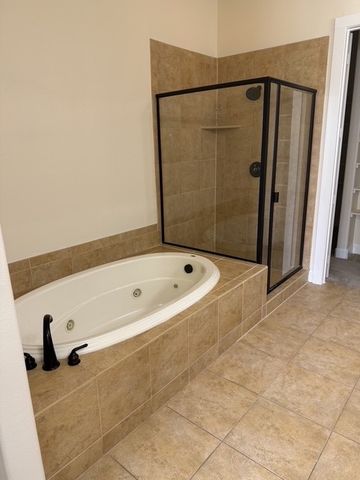 6631 Via Positano 211, Irving, TX 75039