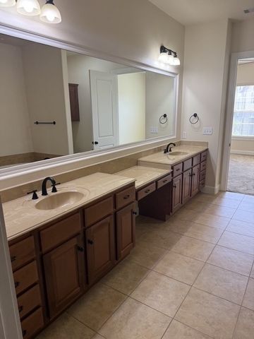 6631 Via Positano 211, Irving, TX 75039