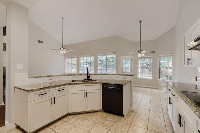 216 Sailors RUN, Lakeway, TX 78734